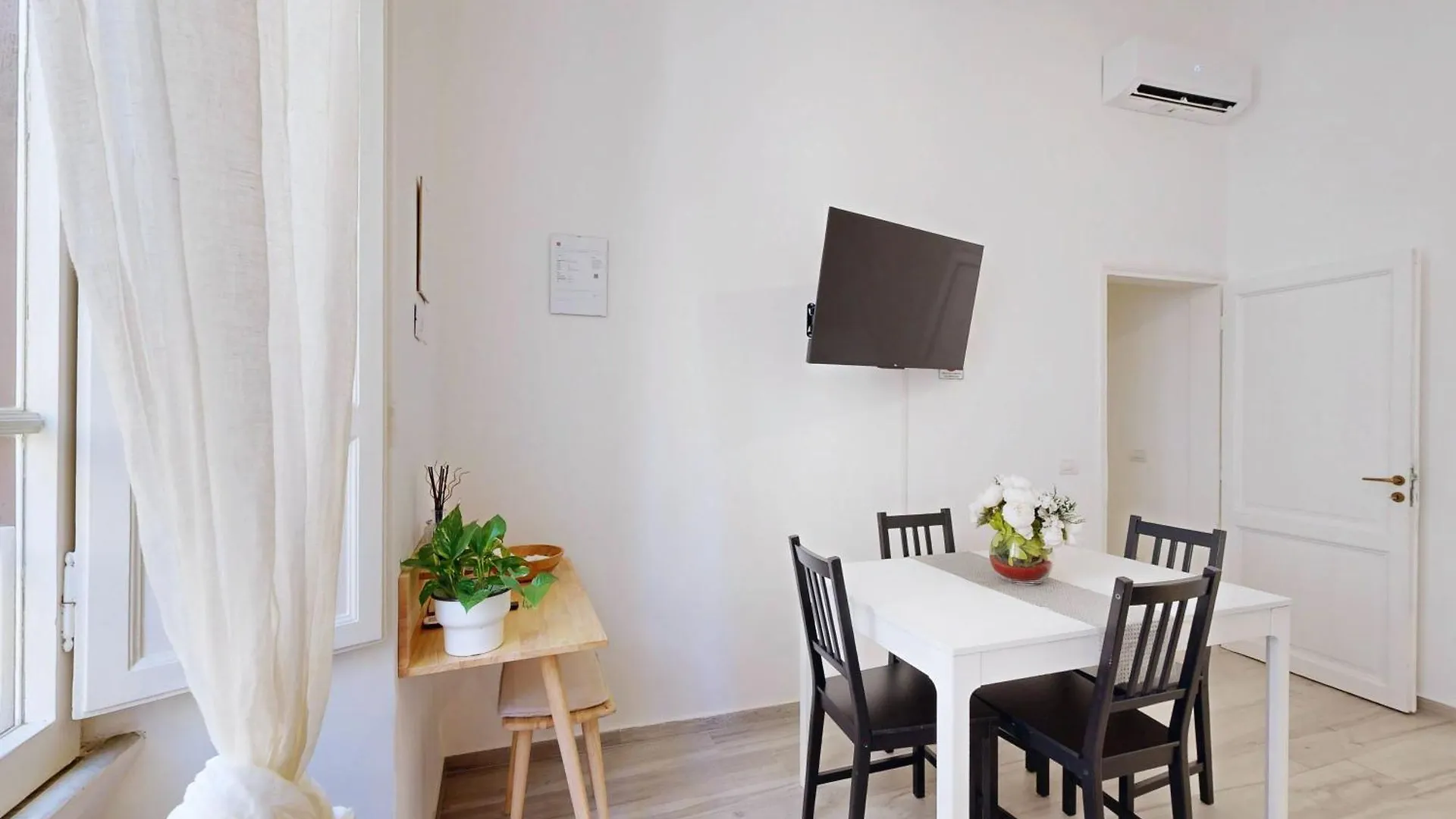 Casa Vacanze Borgovi House ローマ アパート